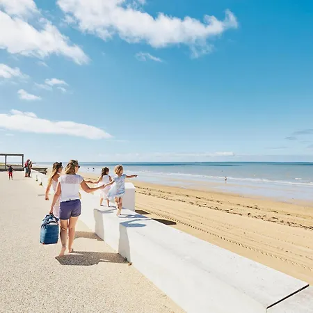 Hébergement de vacances Maison Rénovée De 112m², 4 Chambres, à 800m Des Plages, Avec Jardin, Proche Commerces. - Fr-1-540-188 Notre-Dame-de-Monts