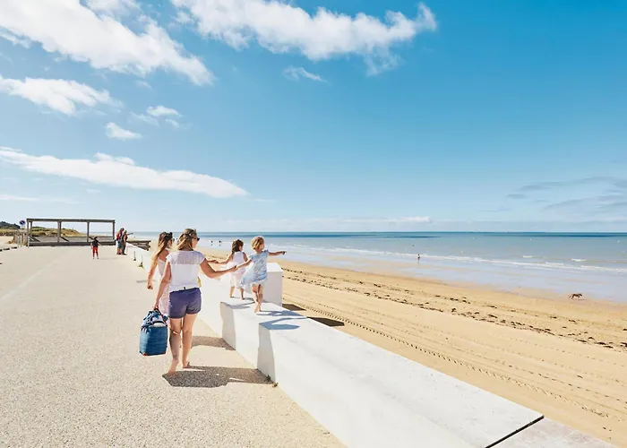 Hébergement de vacances Maison Rénovée De 112m², 4 Chambres, à 800m Des Plages, Avec Jardin, Proche Commerces. - Fr-1-540-188 Notre-Dame-de-Monts